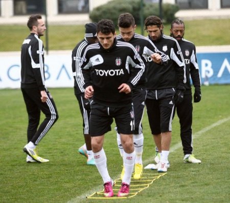 Beşiktaş'ta derbi maçı hazırlıkları sürüyor