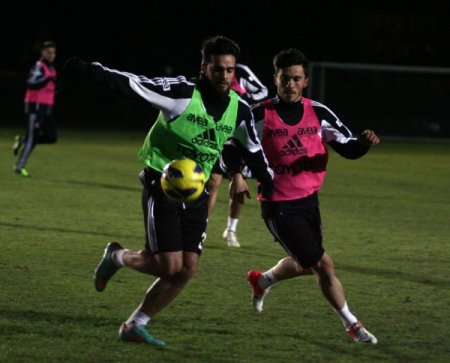 Beşiktaş'ta Fernandes ve yeni transfer Gökhan Süzen takımla birlikte çalıştı