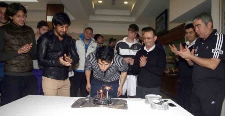Beşiktaş'ta Necip Uysal’a sürpriz doğum günü