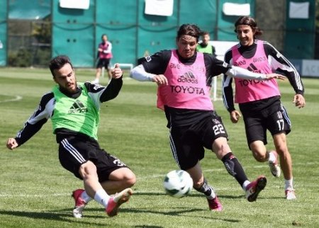 Beşiktaş'ta önce antrenman sonra moral yemeği