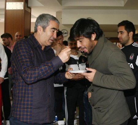 Beşiktaş'ta Samet Aybaba'nın doğum günü kutlandı