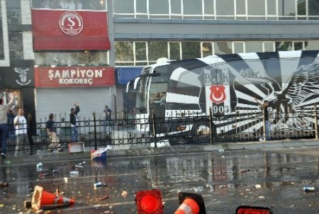 Beşiktaş'ta taraftarlar sakinleştirilemiyor
