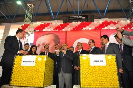 Beşir Atalay: Kürt kardeşlerimizin bütün hak hukukunun garantisi biziz