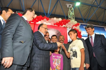 Beşir Atalay: Kürt kardeşlerimizin bütün hak hukukunun garantisi biziz