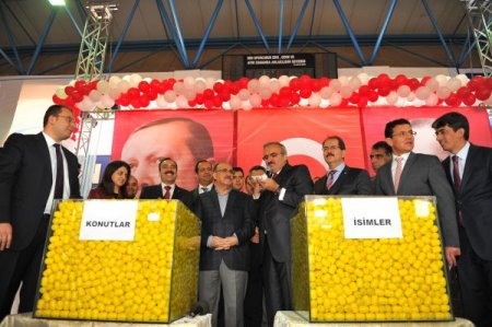 Beşir Atalay: Kürt kardeşlerimizin bütün hak hukukunun garantisi biziz