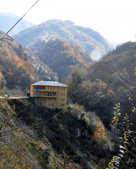 Beşköy'deki okul binasıyla ilgili iddialara cevap geldi