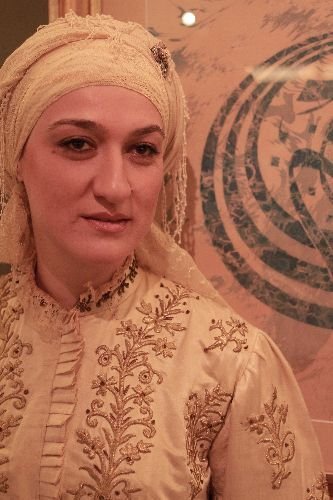 Besmele'nin 41 Hali Ebru Sanatıyla Buluştu