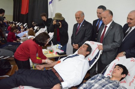 BEÜ öğrencileri kan kampanyasıyla rekora hazırlanıyor