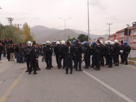 BEÜ’lü öğrenciler kazada ölen arkadaşları için yürüdü