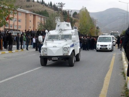 BEÜ’lü öğrenciler kazada ölen arkadaşları için yürüdü