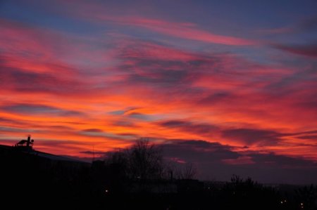 Beyaz şehirde güne rengarenk uğurlama