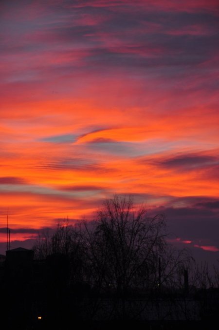 Beyaz şehirde güne rengarenk uğurlama
