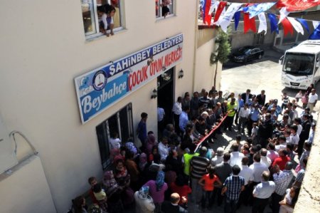 Beybahçe Sosyal Tesis ve Çocuk Oyun Merkezi açıldı
