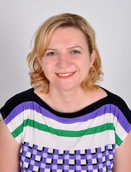 Beyin kanaması sonucu ölen genç hemşire için tören düzenlendi