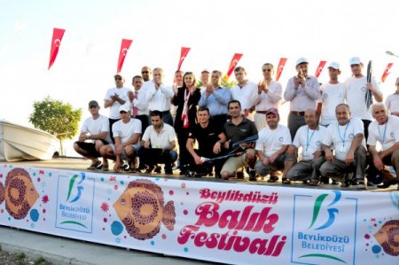 Beylikdüzü Geleneksel Balık Festivali’nde binlerce kişiye balık ikramı yapıldı