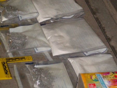 Beyoğlu’nda Ele Geçirilen Bomba Ve Molotoflar İnceleniyor