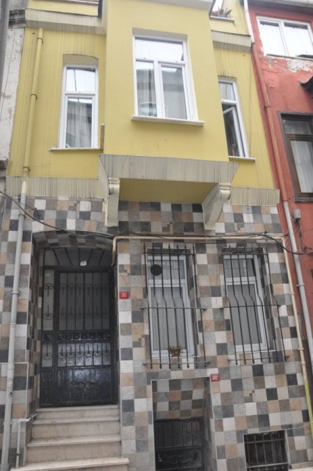 Beyoğlu'nda kaybolan ABD'li Sierra'dan haber alınamıyor