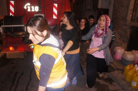 Beyoğlu’nda yangın: Çok sayıda kişi mahsur kaldı