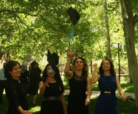 Beypazarı Meslek Yüksekokulu'nda mezuniyet sevinci