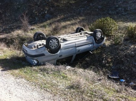 Beypazarı-Mihalıççık yolu kazalara davetiye çıkarıyor