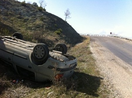 Beypazarı-Mihalıççık yolu kazalara davetiye çıkarıyor