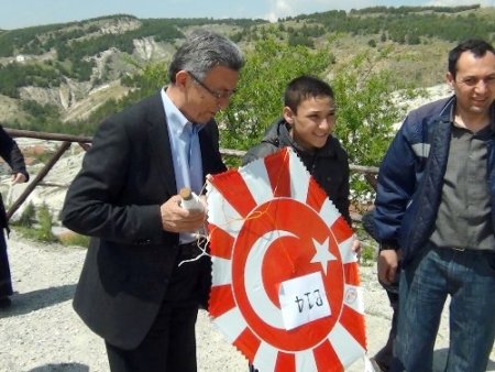 Beypazarılılar, baharı Uçurtma Şenliği ile karşıladı