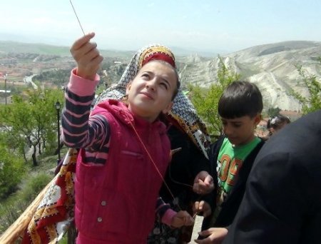 Beypazarılılar, baharı Uçurtma Şenliği ile karşıladı