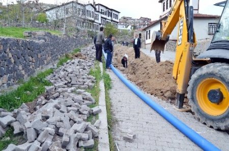 Beypazarı'nda içme suyu hattı yenileme çalışmaları devam ediyor