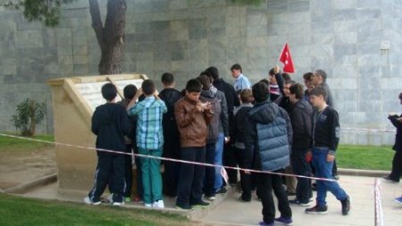 Beyşehir Gönül Koleji Çanakkale'ye vefa ziyareti yaptı