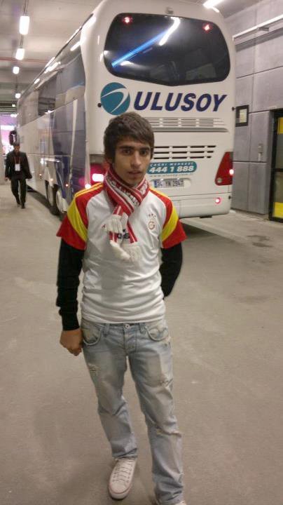 Bıçaklanarak öldürülen taraftarın babası isyan etti