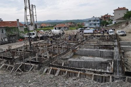 Bigadiç'te 200 Kişilik Öğrenci Yurdunun Temeli Atıldı