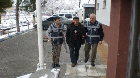 Bigadiç'te Bir Evden Cephane Çıktı