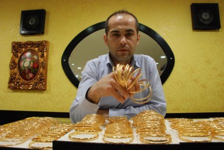 Bilezikler Hafifledi Artık Bilekte Kırılıyor