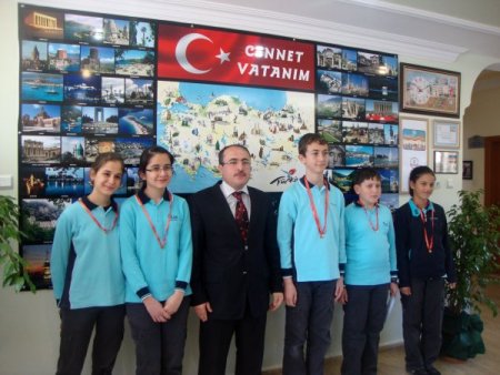 Bilge Koleji, Başarlı Öğrencilerini Altınla Ödüllendirdi
