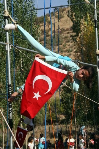 Bilge Köyünün Barış Çiçeklerinden Zafer Bayramı Kutlaması
