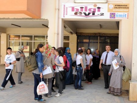 Bilgi Evleri kapılarını hükümlülerin çocuklarına açtı