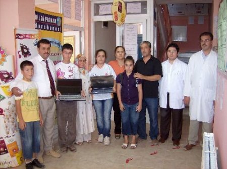 Bilgi Pınarı Anafen Dershanesi Türkiye Birincilerini Bilgisayarla Ödüllendirdi