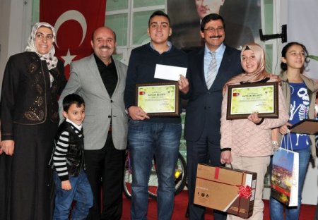 Bilgi yarışmalarında dereceye girenlere ödülleri verildi