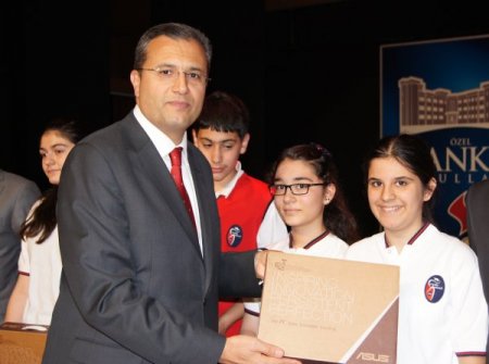 Bilgi Yarışmasında Dereceye Giren Okullara Ödülleri Verildi