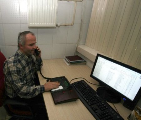 Bilgisayar Hafızalı Görme Engelli Santral Görevlisi
