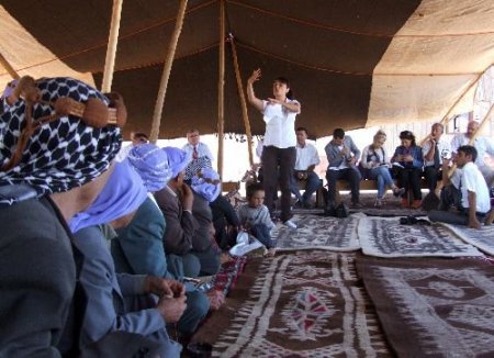 Bilim Adamları Göçerlerin Sorunu Panelde Tartıştı