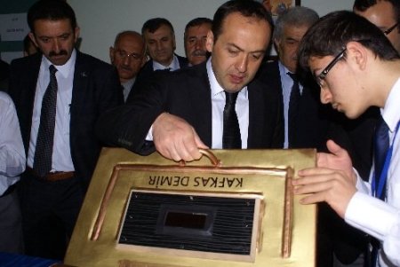 Bilim fuarının ilgi odağı çevreci çöp kovası projesi oldu