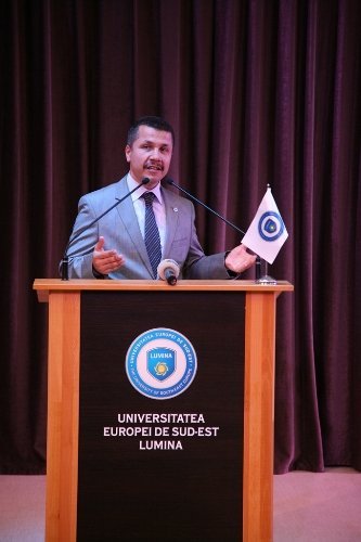 Bilişim olimpiyatlarına, kolbastı oynayan robotlar damgasını vurdu