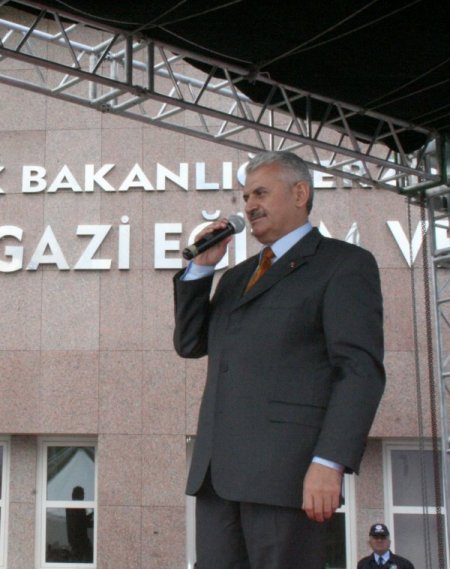 Binali Yıldırım: Türkiye’nin Her Karış Toprağına Hizmet Götürdük