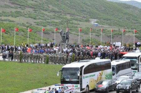 Bingöl'de, 1993 Tarihinde Şehit Edilen 33 Asker Törenle Anıldı