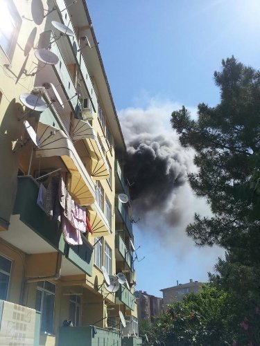 Bir anda alev alan televizyon yangına sebep oldu