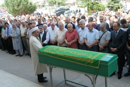 Bir asırlık iyilik meleği, sevenlerinin duasıyla uğurlandı