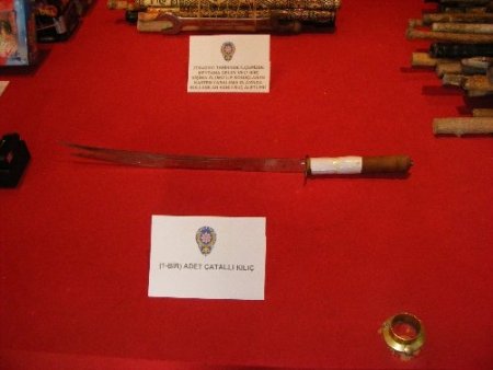 Bir aylık uygulamada 80 adet sopa, kılıç ve kama ele geçirildi