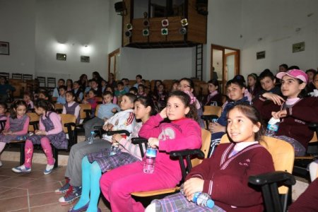 Bir Bardak Süt İçin 200 Litre Su Harcanıyor