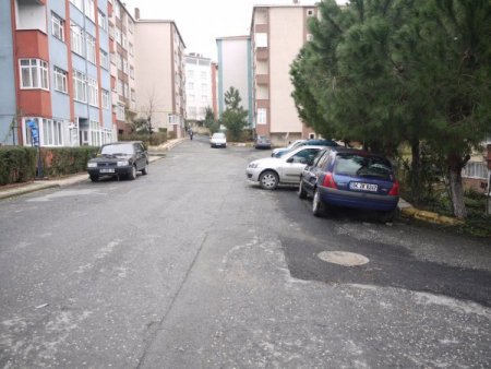 Bir gecede 200 aracın lastiğini patlattılar